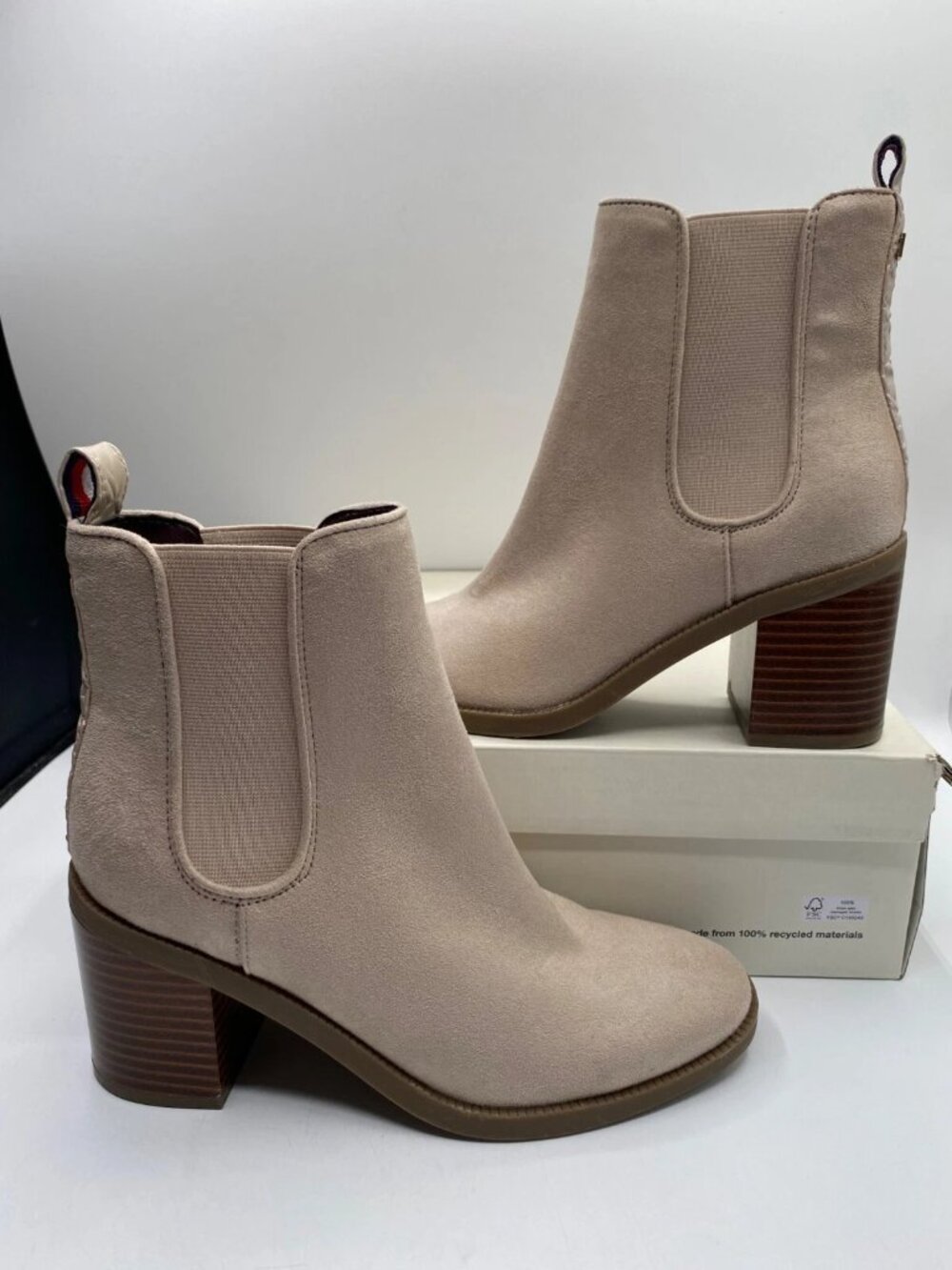 Tommy Hilfiger Womens Brae Mid Heel Pull On Chelsea Boots Tan Size 6M NWOB